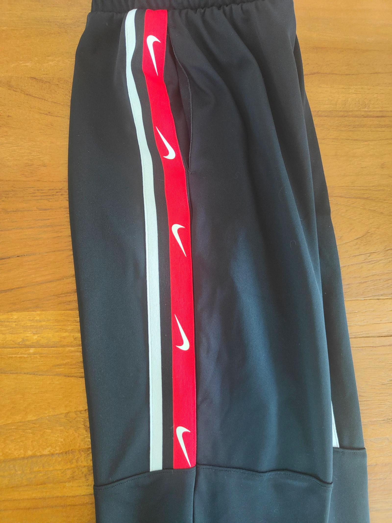 Zwarte Nike joggingbroek Maat M (10-12 jaar) – photo 5